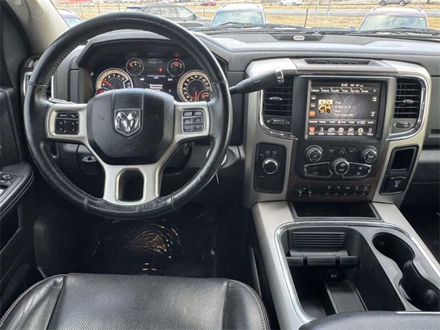 2017 RAM 3500 Laramie Crew Cab 4x4 64 Box