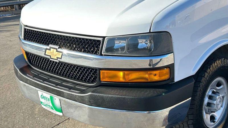 2019 Chevrolet Express Cutaway 4500 Work Van