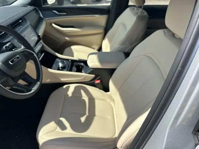 2026 Jeep Grand Cherokee Limited 4x2