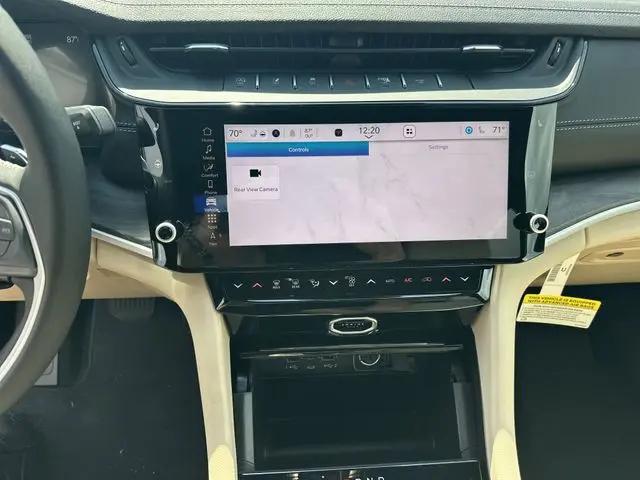 2026 Jeep Grand Cherokee Limited 4x2