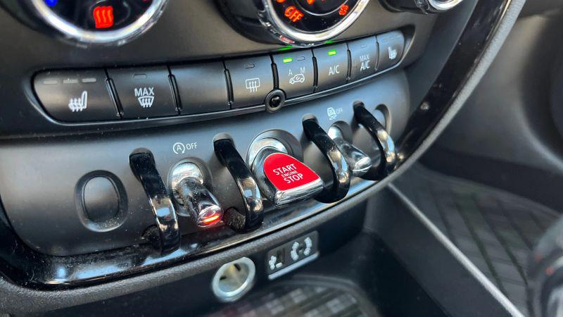 2017 MINI Cooper Clubman Cooper