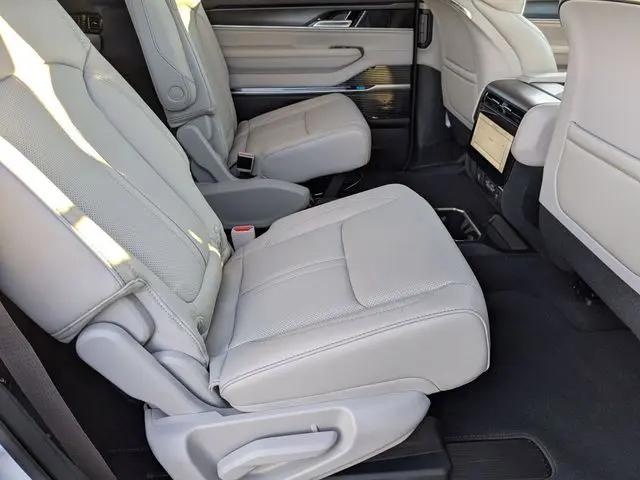 2026 Jeep Grand Wagoneer Summit Obsidian 4x4