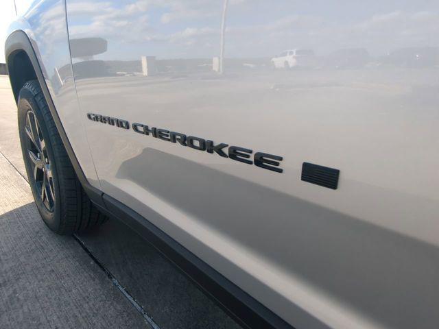 2026 Jeep Grand Cherokee Altitude 4x2