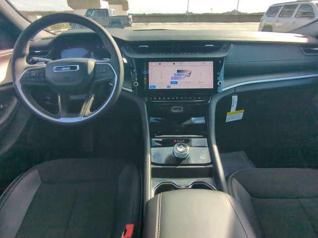 2026 Jeep Grand Cherokee Altitude 4x2