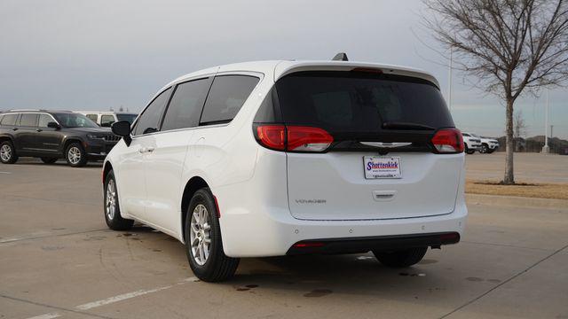 2026 Chrysler Voyager LX