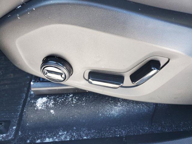 2026 Volvo XC90 Plus, B6 AWD Gas (mild hybrid), Gasoline, Bright, 6 Seats