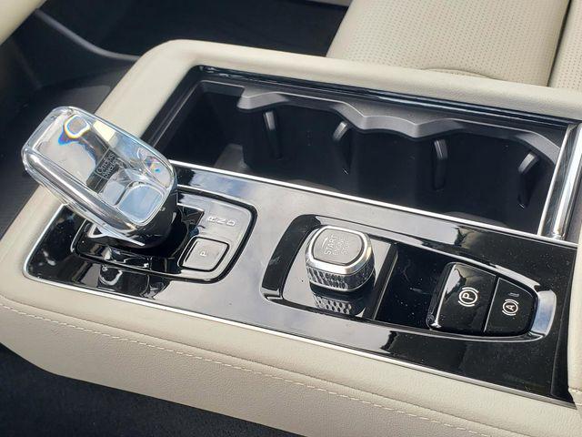 2026 Volvo XC90 Plug-In Hybrid Ultra, T8 AWD, Electric/Gasoline, Bright, 7 Seats