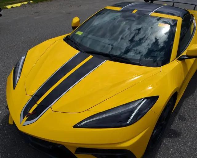 2025 Chevrolet Corvette Stingray RWD Coupe 2LT