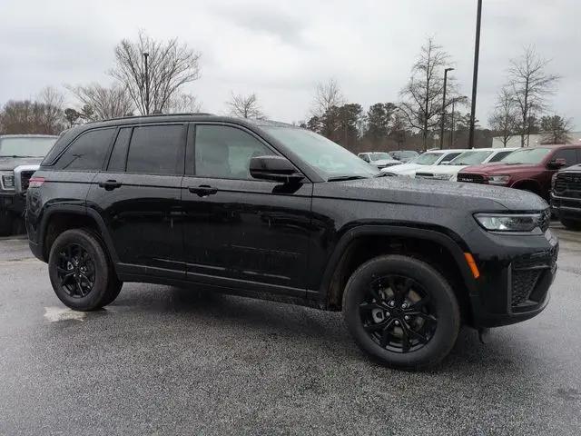 2026 Jeep Grand Cherokee Altitude 4x2