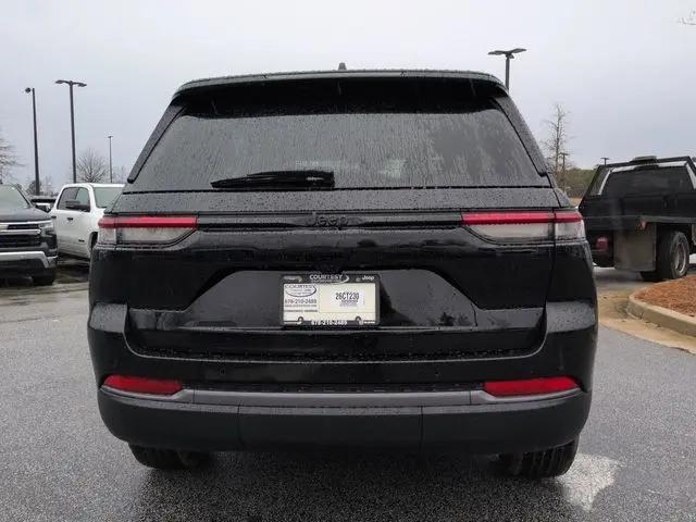 2026 Jeep Grand Cherokee Altitude 4x2