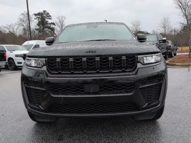 2026 Jeep Grand Cherokee Altitude 4x2