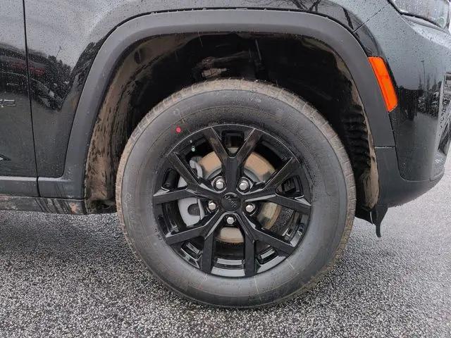 2026 Jeep Grand Cherokee Altitude 4x2