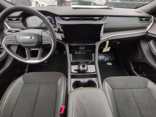2026 Jeep Grand Cherokee Altitude 4x2