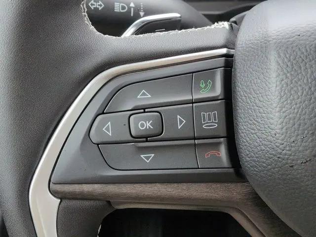 2026 Jeep Grand Cherokee Altitude 4x2
