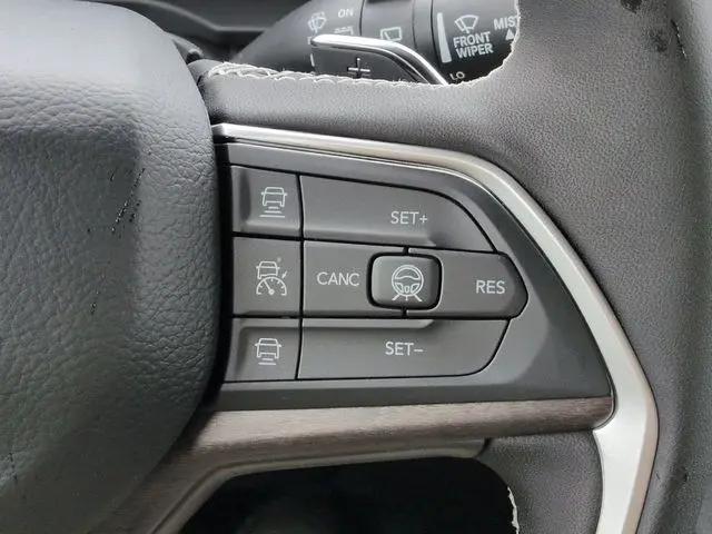2026 Jeep Grand Cherokee Altitude 4x2
