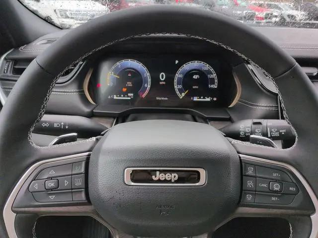 2026 Jeep Grand Cherokee Altitude 4x2