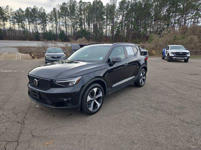 2025 Volvo XC40 Unknown