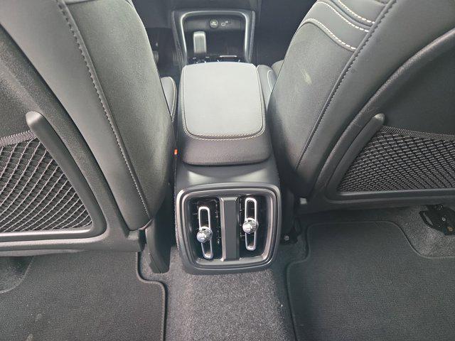 2025 Volvo XC40 Unknown