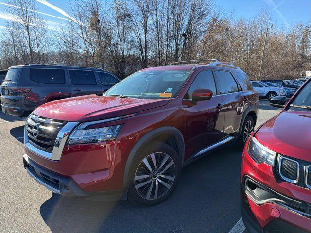 2023 Nissan Pathfinder Platinum FWD