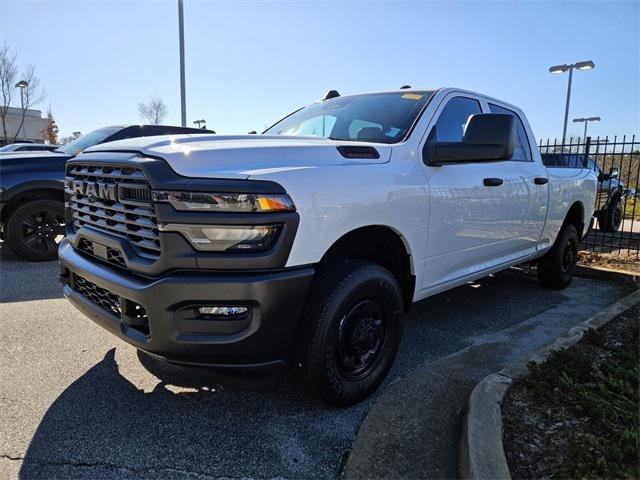 2026 RAM 2500 Tradesman Crew Cab 4x2 64 Box