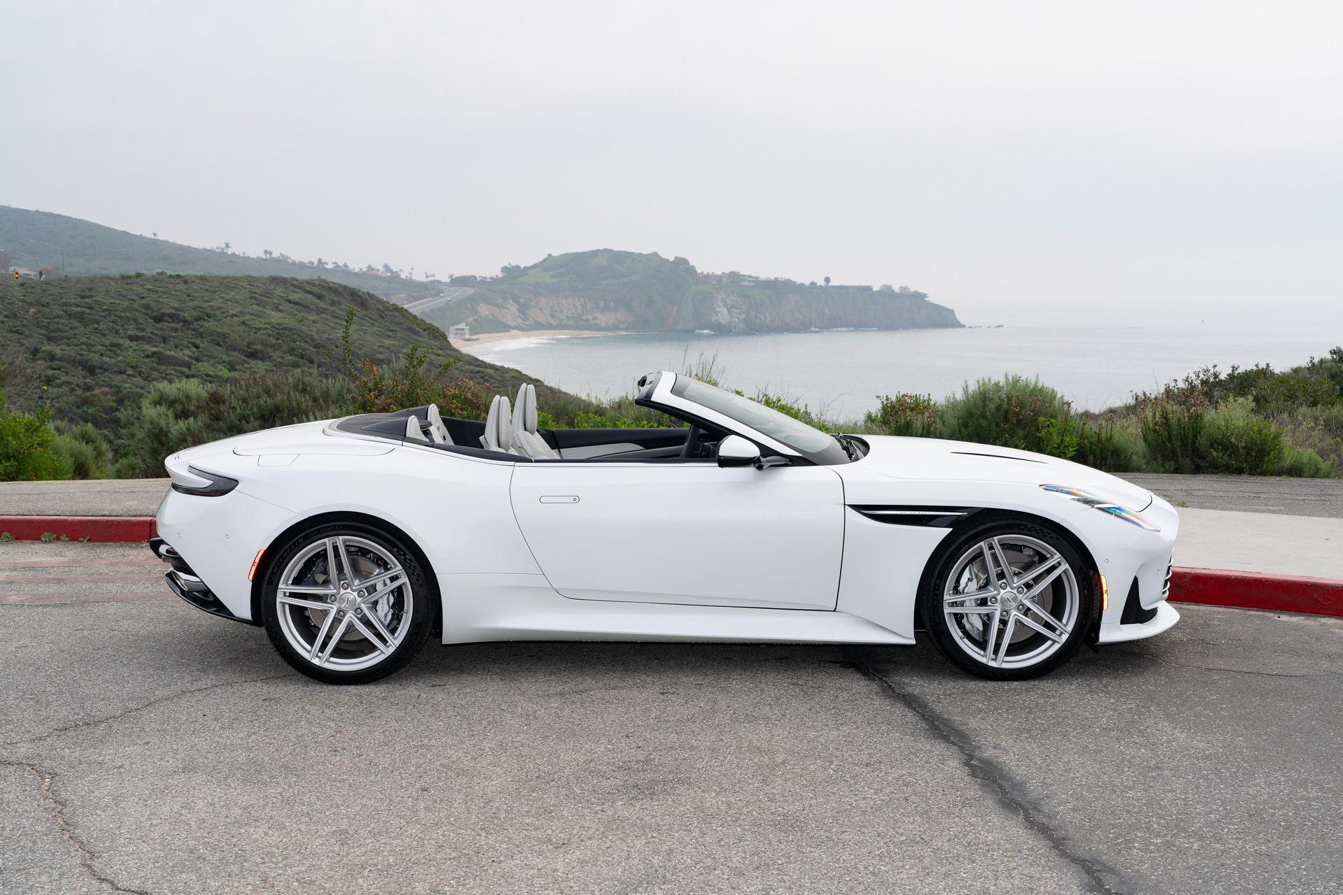 Aston Martin 2026 DB12 Volante