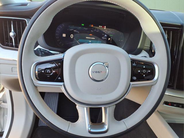 2026 Volvo XC60 Plug-In Hybrid Ultra, T8 AWD Electric/Gasoline, Dark