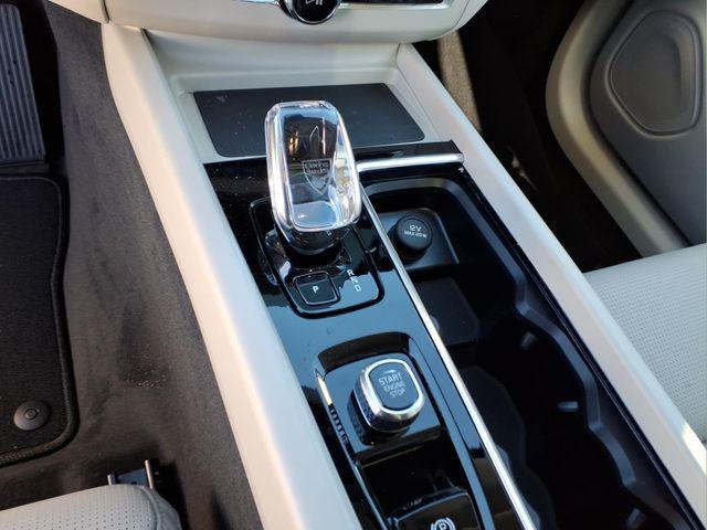 2026 Volvo XC60 Plug-In Hybrid Ultra, T8 AWD Electric/Gasoline, Dark