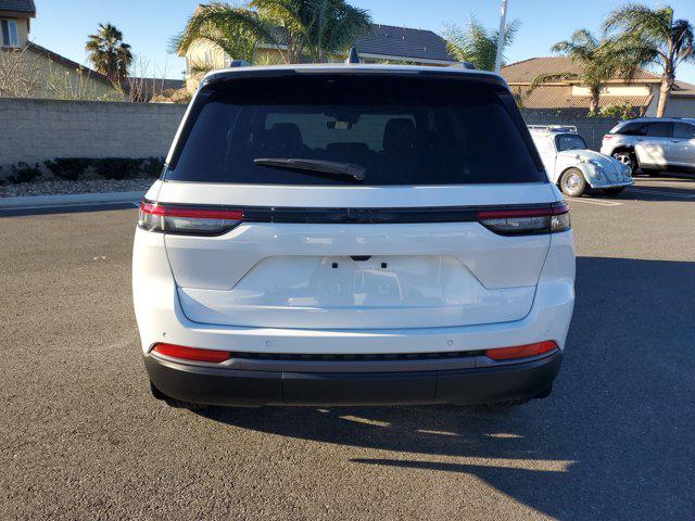 2026 Jeep Grand Cherokee Altitude 4x2