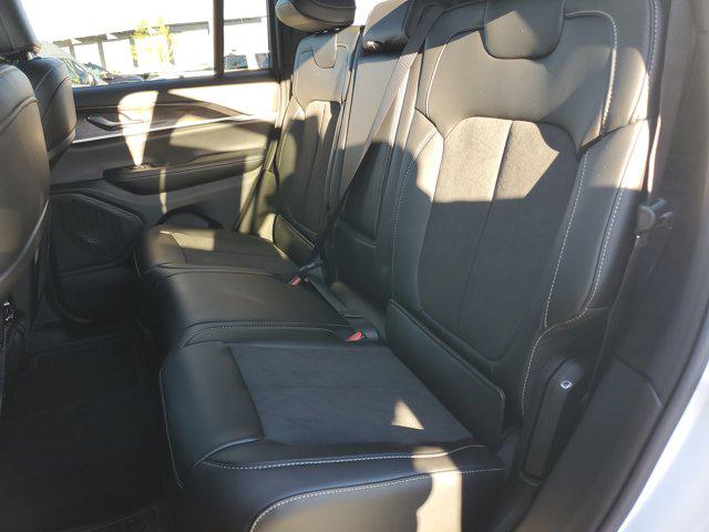 2026 Jeep Grand Cherokee Altitude 4x2