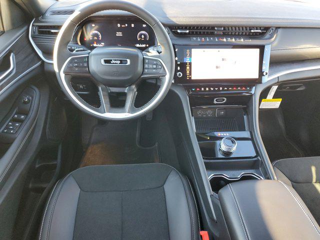2026 Jeep Grand Cherokee Altitude 4x2