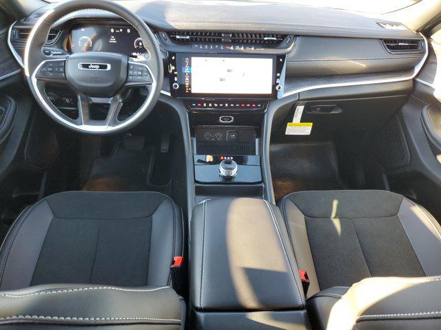 2026 Jeep Grand Cherokee Altitude 4x2