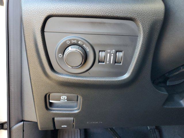2026 Jeep Grand Cherokee Altitude 4x2