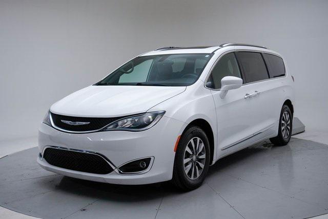 2020 Chrysler Pacifica Touring L Plus's photo