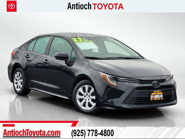 2023 Toyota Corolla LE's photo