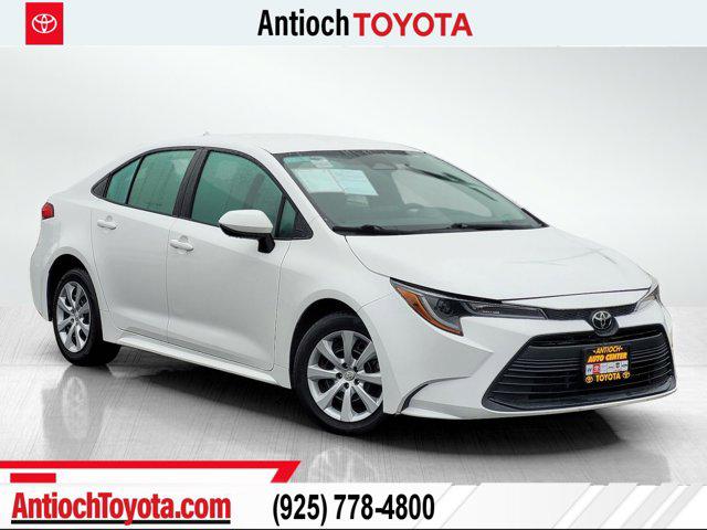 2023 Toyota Corolla LE's photo