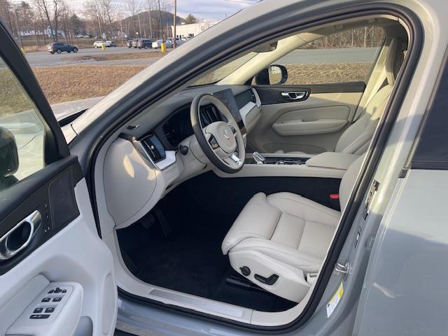 2026 Volvo XC60 Plug-In Hybrid Ultra, T8 AWD Electric/Gasoline, Dark