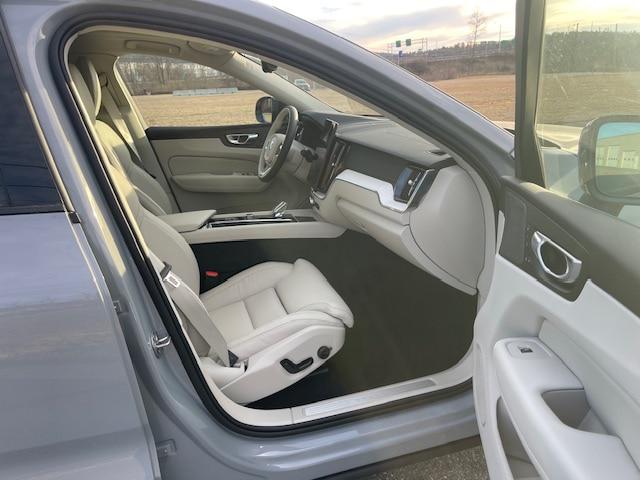 2026 Volvo XC60 Plug-In Hybrid Ultra, T8 AWD Electric/Gasoline, Dark