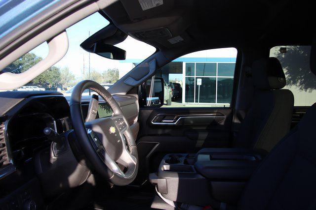 2025 Chevrolet Silverado 3500HD 4WD Crew Cab Long Bed LT