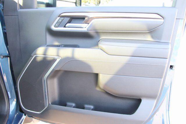 2025 Chevrolet Silverado 3500HD 4WD Crew Cab Long Bed LT
