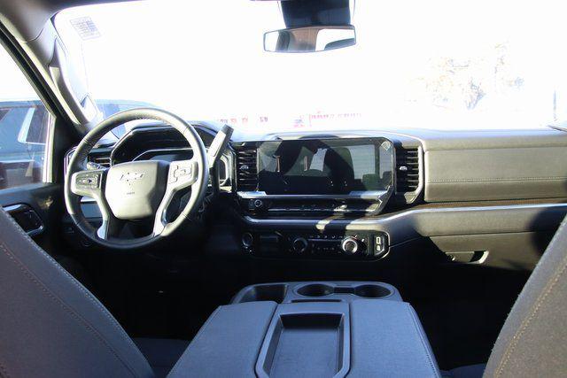 2025 Chevrolet Silverado 3500HD 4WD Crew Cab Long Bed LT