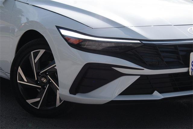 2025 Hyundai Elantra Hybrid SEL Sport