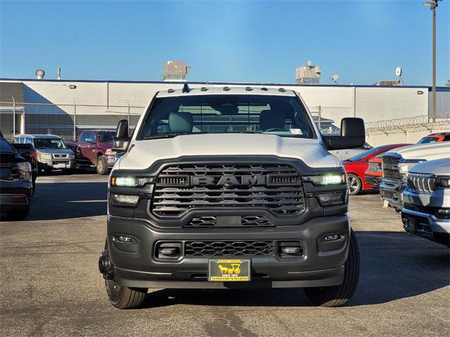2026 RAM Ram 3500 Chassis Cab RAM 3500 TRADESMAN CHASSIS REGULAR CAB 4X4 60 CA
