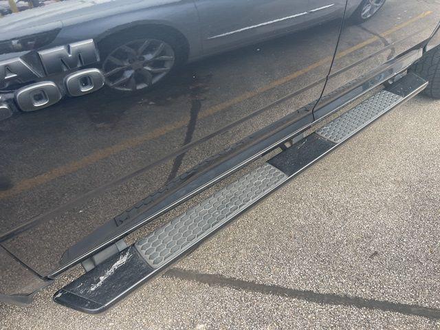 2018 RAM 1500 Night Crew Cab 4x4 57 Box 2018 RAM 1500 Night Crew Cab 4x4 57 Box