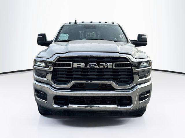 2026 RAM Ram 3500 Chassis Cab RAM 3500 TRADESMAN CREW CAB CHASSIS 4X4 60 CA 2026 RAM Ram 3500 Chassis Cab RAM 3500 TRADESMAN CREW CAB CHASSIS 4X4 60 CA