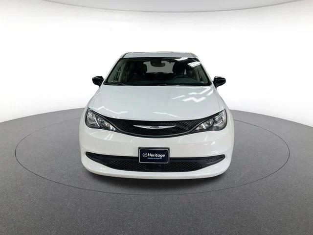 2024 Chrysler Voyager LX