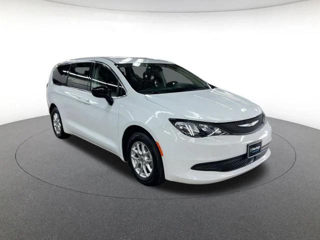 2024 Chrysler Voyager LX