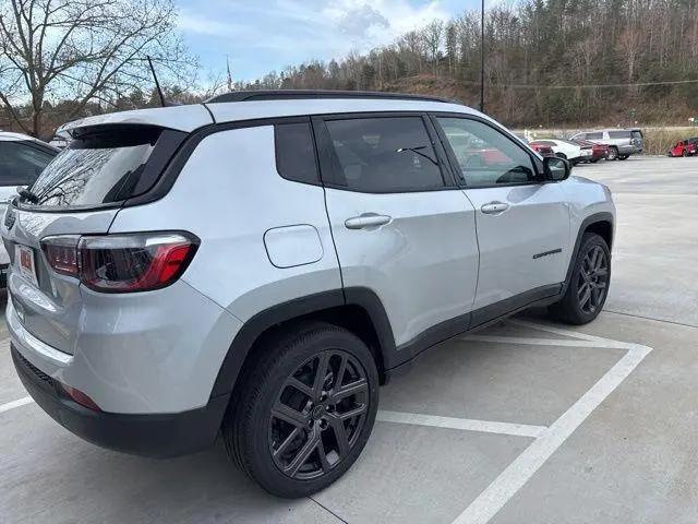 2026 Jeep Compass Latitude Altitude