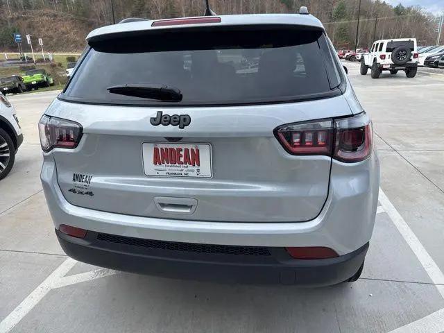 2026 Jeep Compass Latitude Altitude