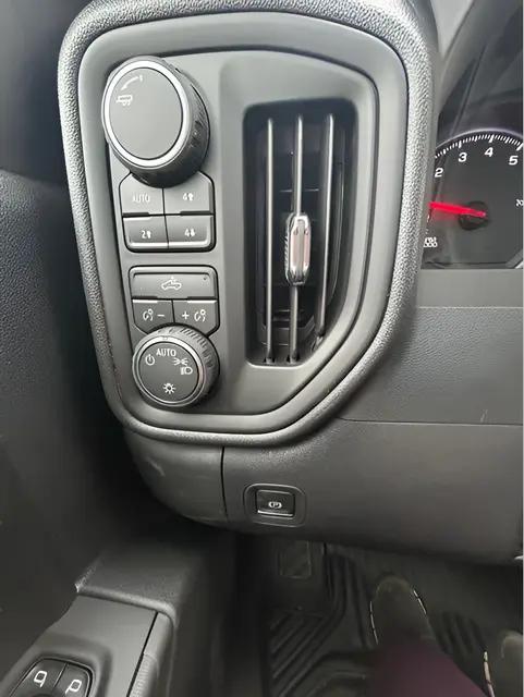2026 Chevrolet Silverado 1500 4WD Crew Cab Short Bed Custom Trail Boss