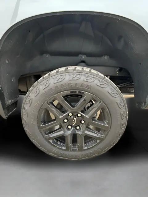 2026 Chevrolet Silverado 1500 4WD Crew Cab Short Bed Custom Trail Boss